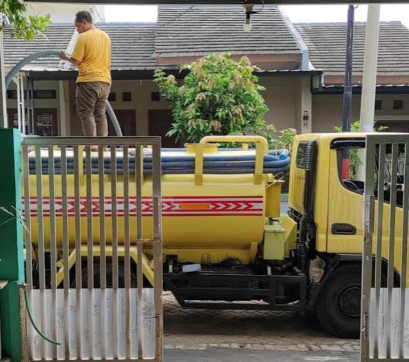 Armada layanan sedot WC Malang